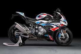 It features an extensive set of updates in terms of design. 2021 Bmw M 1000 Rr Unleashed 212hp Winglets Bikesrepublic