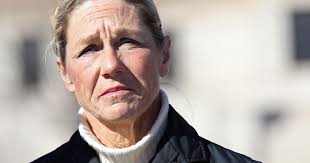 Biden commutes sentences for two of northern Illinois' most notorious  fraudsters