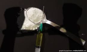 Kes mengedar dan kes memasukkan dadah ke dalam tubuh (urine positif) ada 2 pertuduhan yang berbeza. Malaysiakini Positif Dadah Tak Semestinya Penagih Pakar