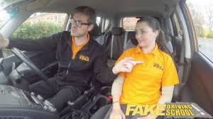 Dalam rakaman berkenaan lelaki india tersebut memarahi wanita melayu tersebut beraksi romantis di tempat awam, kejadian dikhabarkan berlaku di restoren. Melayu Lancap Dalam Tandas Porn Video