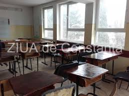 Isj Constanţa Control La Liceul De Electrotehnică Si Telecomunicaţii Motivul Ciuperci Crescute Intr O Sală De Curs Galerie Foto Video