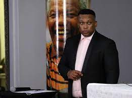 He attended hilton college near pietermaritzburg and the university of. Sportscaster Robert Marawa Reveals He Spent A Week In Icu As He Battled Covid 19