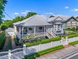 23 Jolly Street Clayfield Qld 4011 Queenslander House Australian Homes House Exterior