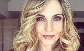 Amici di maria de filippi. Amici C E Rivalita Tra Lorella Cuccarini E Le Sue Colleghe Il Dubbio