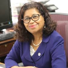 Stream Realizing when you need a social worker with Dr. Sandra Crewe  1-31-16 by Caregiver SOS On Air