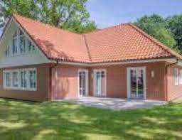 Haacke haus trägt als einziger fertighaushersteller in deutschland das prädikat „wohnmedizinisch empfohlen. Haacke Haus Des Monats Oktober Ein Bungalow Fur Jede Lebensphase Kwiknews Nachrichten Finden Bei Nachrichten Net Dem Presseportal Aktuelle Themen Aus Aller Welt