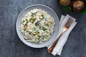 Il Risotto Ai Funghi Porcini E Un Primo Piatto Cremoso E Avvolgente Ricco Di Gusto E Suggestioni Perfetto Risotto Ai Funghi Risotto Ai Funghi Porcini Ricette