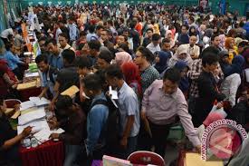 6897 lowongan kerja depok bulan juli 2021. Lulusan Baru Mengaku Kian Sulit Cari Kerja Antara News
