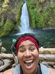 Hiking to Wahclella Falls in Columbia River Gorge