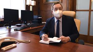 Petr arenberger inkasoval podle zdrojů tv seznam miliony korun za klinické studie nových léků, které nevykázal ve svých majetkových přiznáních. Dysjcoyf2jyxim