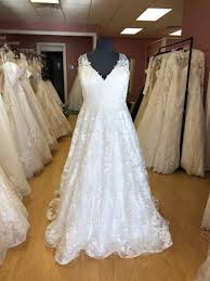 Pavonia Size 26 Ivory Ivory In 2020 Wedding Dresses Lace Wedding Gowns Wedding Dresses