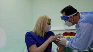 Varianta b1617.2 (delta) sau tulpina indiană este considerată cea mai adaptată dintre cele patru variante virale de îngrijorare, cu un grad ridicat de contagiozitate. Medicii Romani NevaccinaÈ›i Vor Fi TestaÈ›i SÄƒptÄƒmanal In Spitalele In Care Apare Varianta Delta A Coronavirusului