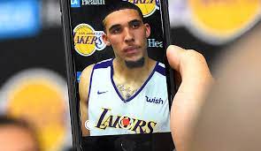 With his middle son, liangelo, playing for the charlotte hornets summer league team, lavar is on the cusp of having all three of his sons in the nba. Nba Liangelo Ball Wohl Vor Engagement In Der G League