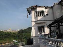 Suraya mengetuai tiga panel selepas membenarkan permohonan ku nan untuk mengenetepikan hukuman yang disabitkan ke atasnya di mahkamah tinggi kuala lumpur sebelum ini. Malaysiaflipflop Hooray Ku Nan S House On Fire