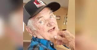 Kenneth Birdwell's Instagram, Twitter & Facebook