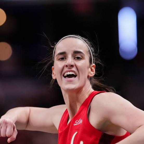 Caitlin Clark pulling up from deep to seal the victory, do AI tạo