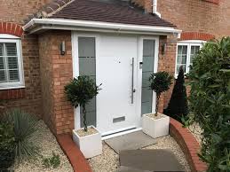 Pin By Brenda Kanahan On Puertas In 2020 With Images Front Porch Design Modern Front Door House With Porch