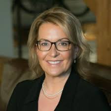 Tracie Ash's Instagram, Twitter & Facebook