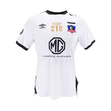 Paredes confesó que siempre lo saludo después de los partidos, siempre lo he apoyado, le he dicho que tiene que trabajar en silencio para llegar a la selección. Camiseta Record Esteban Paredes Colo Colo X Umbro Cdc