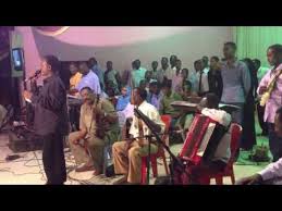 وتشير المعلومات إلى أن أسباب انتحارها انها دخلت في حالة نفسية بعد الانتهاء من إنتاج ألبوم (سكت الرباب) ومغادرة الفنان الراحل محمود عبدالعزيز. Ø­Ø³ÙŠÙ† Ø­Ù…Ø¯ Ø§Ù„ÙØ§Øª Ø²Ù…Ø§Ù† Ø­Ù‚Ù„ Ø±Ø§Ø³ Ø§Ù„Ø³Ù†Ø© 2014 ØµØ§Ù„Ø© Ø§Ù„Ø®Ù„ÙŠÙ„ Youtube