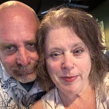 How to contact Julian Thomson, Carnival Insider