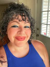 Yesterday a woman in my mentions spent her whole morning trying to tell my  lips were ugly. These lips!!! So I thought I would bless the timeline with  some lipstick selfies 😌