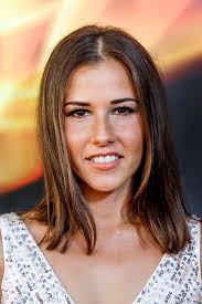 Archaeological evidence shows that both ur and haran, the cities from which sarah and abraham emigrated, were centers of goddess worship; Sarah Engels Starportrat News Bilder Gala De