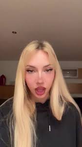 I am 22 years old, Height 1.72m , Weight 47kg, Chest size 35, I'm alone, My  name is Selena and I live in the United States. Study for a master's degree  in medicine. , Hello Babe 💋, ., ., ...