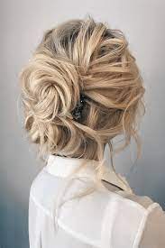 Charmant exemple de coiffure invitée mariage cheveux mi long sur 15 coiffure chignon invité mariage via. Epingle Sur Coupe De Cheveux Coiffures Vie Femme D Or
