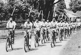 Seinendan Organisasi Kepemudaan Yang Bercorak Militer Dibentuk Pada Masa Pendudukan Jepang 29 April 1943 Di Hindia Belanda Militer Revolusi Belanda