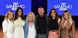 Francesca sofia novello, 25 anni, fidanzata del 'dottore', ci scherza su: Francesca Sofia Novello La Fidanzata Di Valentino Rossi A Sanremo 2020 Valentino Rossi Fidanzati Festival