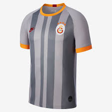 Voor 22:00 besteld, morgen bij voetbaldirect koop je eenvoudig en snel je galatasaray trainingspak, galatasaray shirt of het. Galatasaray 2019 20 Nike Third Kit 19 20 Kits Football Shirt Blog
