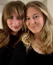 Sophie Dodge's Instagram, Twitter & Facebook