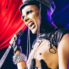 Mila Reyes's Instagram, Twitter & Facebook