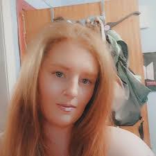 Shannon Lowe's Instagram, Twitter & Facebook