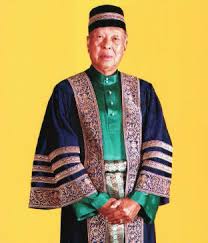 Universiti teknologi mara (uitm) bukan sahaja antara universiti terbaik negara, malah juga di asia. Warisan Raja Permaisuri Melayu Raja Raja Dan Canselor Universiti Awam