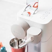 It is a one touch technology, and adjustable cup tray. Coffee Pods Espresso Machines Nespresso