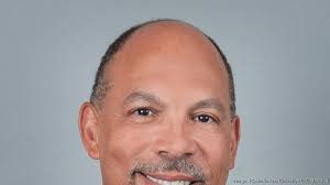 What did Carolinas HealthCare's top execs earn last year?