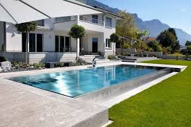 Wasser Im Garten Moderner Edelstahl Pool Wasser Im Garten Pool Im Garten Gartenpools