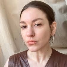 Mary Cahill's Instagram, Twitter & Facebook