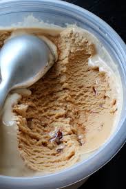 Enjoy salted caramel chocolate chip ice cream without the annoying side effects of lactose. Salted Butter Caramel Ice Cream Turon Burnt Lumpia Filipino Food Filipino Recipes Culinary Hijinks