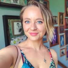 Caroline Downing (@BellendenBelle)