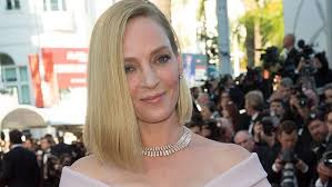 6 sexy dekoltů hvězdy filmu Kill Bill a čerstvé padesátnice Umy Thurman