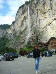 Ширина рейнского водопада составляет 150 метров, высота около 23 м. Shvejcariya Interlaken Vodopad Lauterbrunnen Worldwithatwist Com
