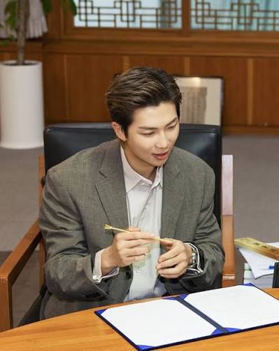 RM Donates ₩100 Million to National Museum of Korea