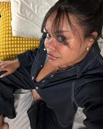 Elle Dunn's Instagram, Twitter & Facebook