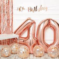 Klassische & kreative geschenke zum 40. 40 Geburtstag Party Deko Idee Partycity De