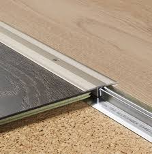 Wir gewährleisten produktsicherheit durch die auswahl von zertifizierten lieferern. Profile Ubergangsschienen Fur Laminat Parkett Vinyl