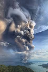 Taal Volcano Erupting Nature Is Awesome Cofee Dante Location Taal Volcano Philippines Taal Volcano Volcano Nature
