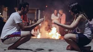 Los rituales que se llevan a cabo en la noche de san juan son muy extendidos y populares debido a que en la noche de san juan la magia flota en el ambiente, lo cual es propicio para conseguir mejores resultados. Rituales De San Juan Que Hacer Para Lograr Tus Nuevos Propositos Diariocritico Com